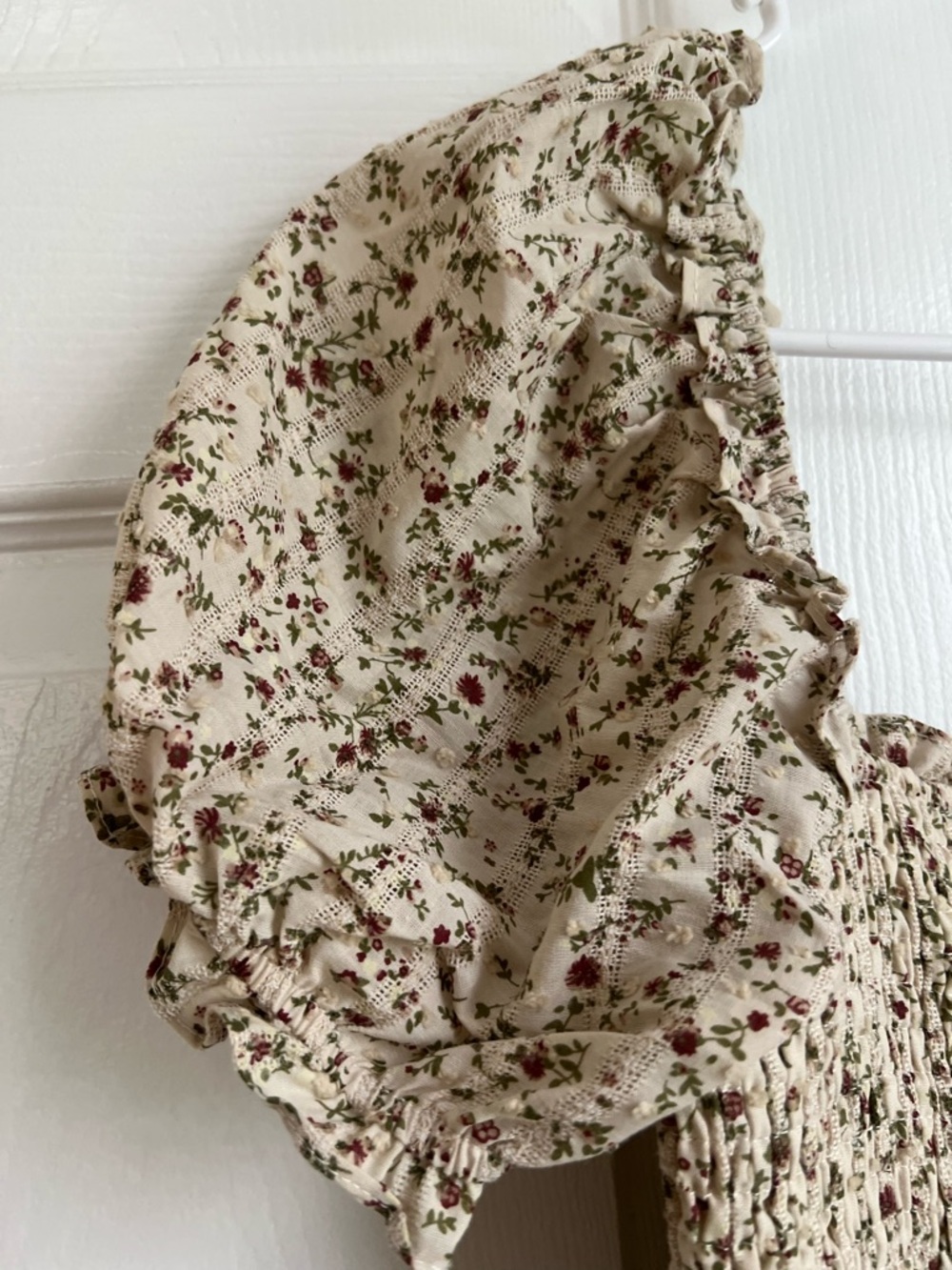 NWT Storia / Worth Collective Nya Beige Red Floral Smocked Dress Medium - Picture 9 of 16